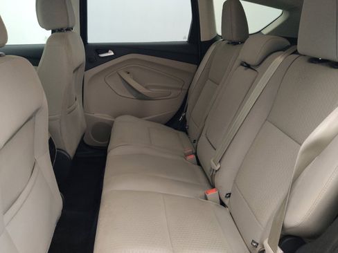 Used 2017 Ford Escape SE w/ Equipment Group 201A FWD image 18
