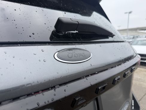 Used 2025 Ford Explorer ST image 8