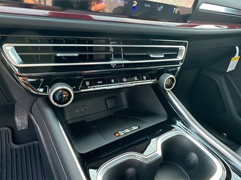 New 2026 Chevrolet Traverse Z71 w/ Driver Confidence Package image 23