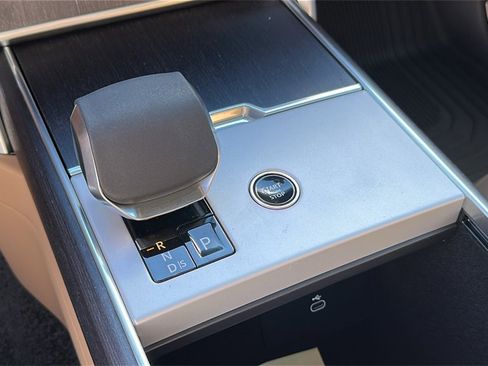 New 2025 Land Rover Range Rover SE image 21