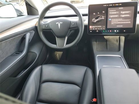 Used 2023 Tesla Model 3 Standard Range image 15
