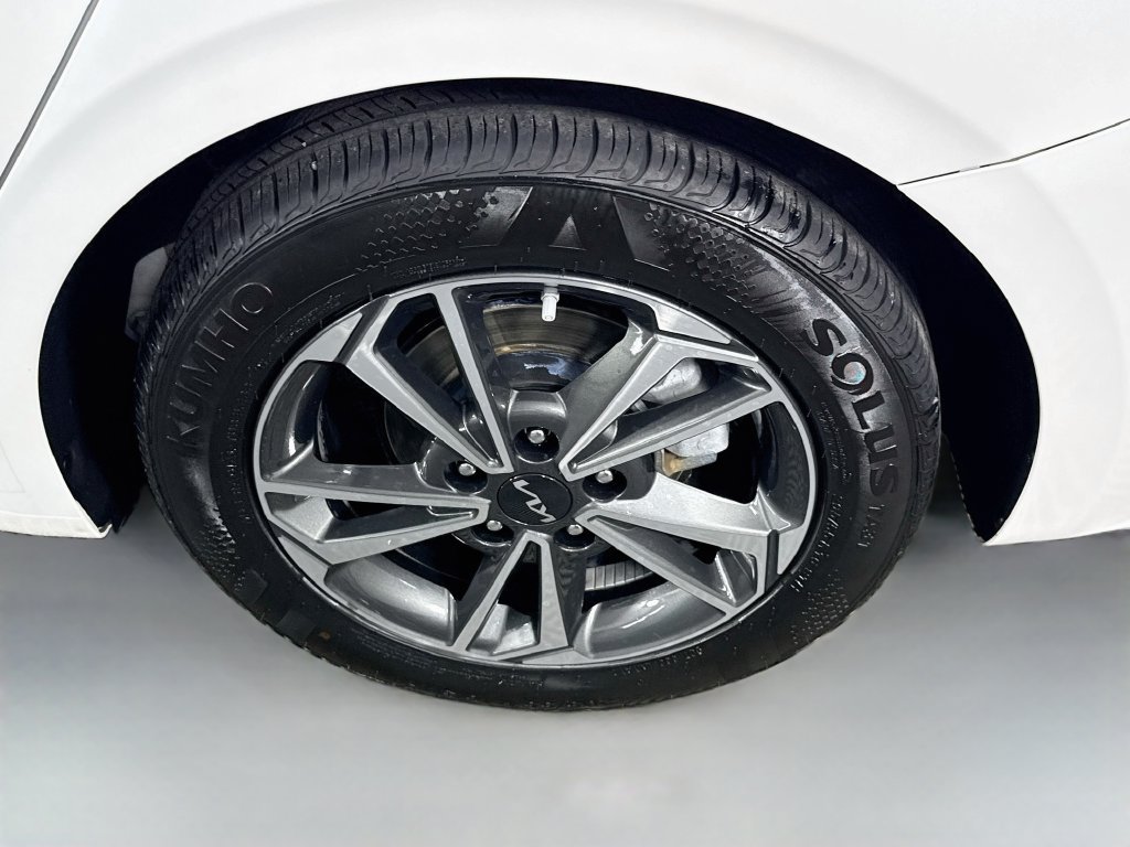 Used 2024 Kia Forte LXS w/ LXS Technology Package FWD image 32