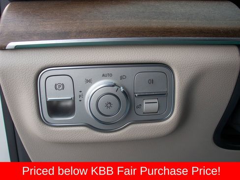 Used 2020 Mercedes-Benz GLS 450 4MATIC image 19