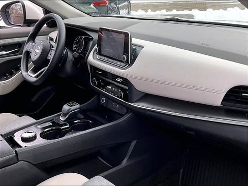 Certified 2023 Nissan Rogue SV image 14