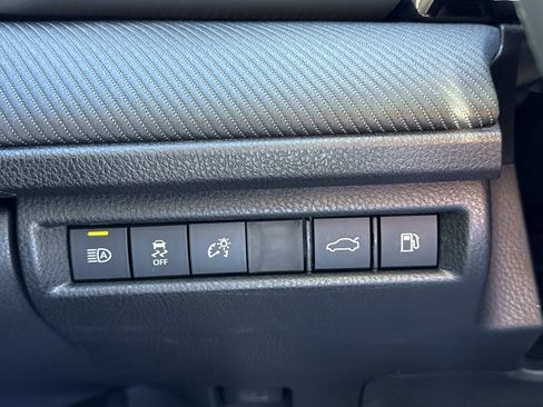 Used 2025 Toyota Camry SE image 18