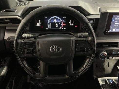 Used 2025 Toyota Tacoma SR5 AWD/4WD image 17