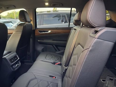 New 2026 Volkswagen Atlas SE FWD image 5