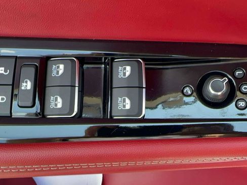 Used 2024 Jeep Wagoneer Launch Edition AWD/4WD image 14