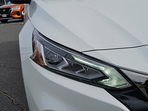 Certified 2022 Nissan Altima 2.5 SR image 9