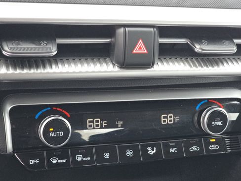 Used 2023 Kia K5 LXS image 29