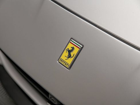 Used 2019 Ferrari Portofino RWD image 42