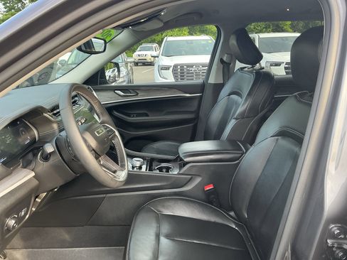Used 2023 Jeep Grand Cherokee L Limited AWD/4WD image 15