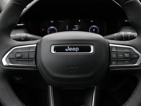 Used 2023 Jeep Compass High Altitude AWD/4WD image 30