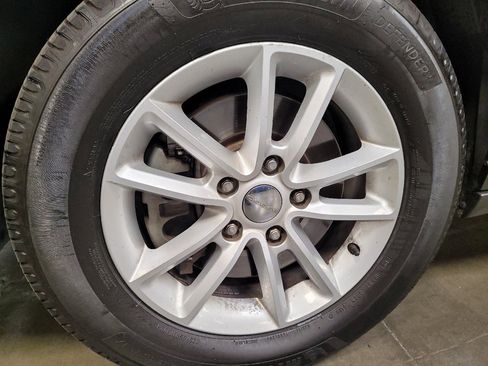 Used 2019 Dodge Grand Caravan SXT FWD image 31