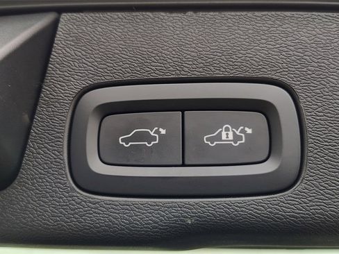 Certified 2023 Volvo XC60 B5 Core w/ Climate Package image 27