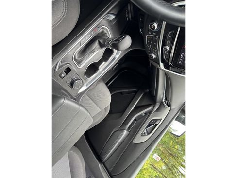 Used 2023 Chevrolet Traverse LT AWD/4WD image 27