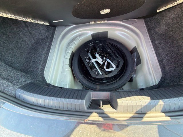 Used 2025 Volkswagen Jetta SE FWD image 34