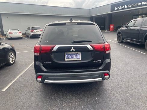 Used 2017 Mitsubishi Outlander SE AWD/4WD image 5
