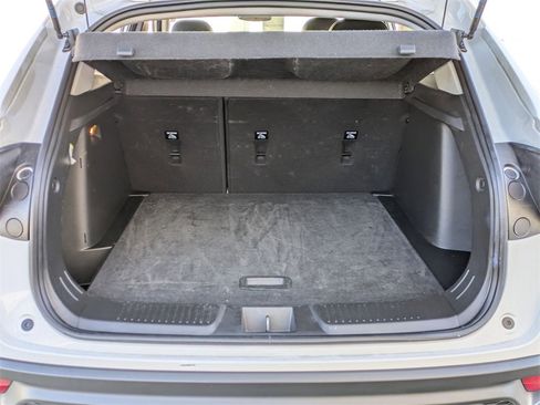 Used 2025 Chevrolet Trax LT w/ LT Convenience Package image 26