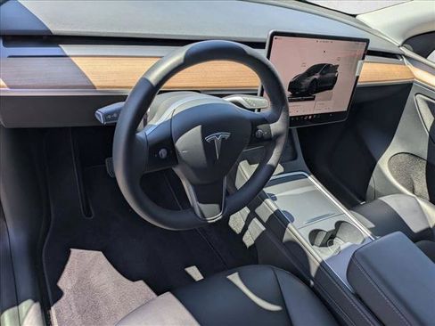 Used 2023 Tesla Model Y Long Range AWD/4WD image 10