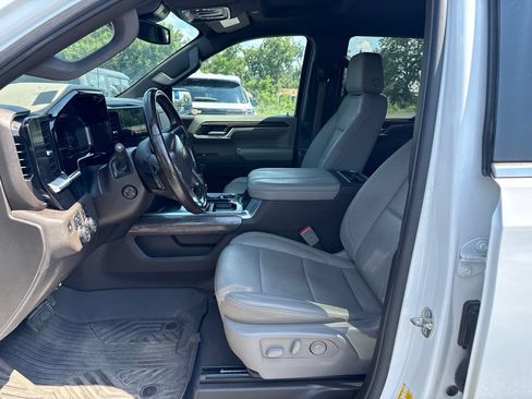 Used 2024 Chevrolet Silverado 1500 LTZ AWD/4WD image 11