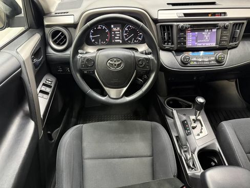 Used 2018 Toyota RAV4 XLE w/ Carpet Mat Package FWD image 16