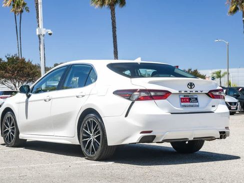 Used 2024 Toyota Camry SE FWD image 7