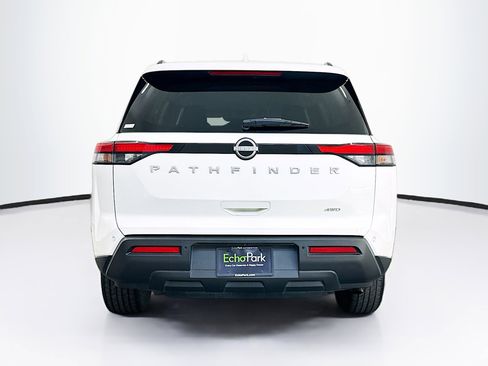 Used 2025 Nissan Pathfinder SV image 7