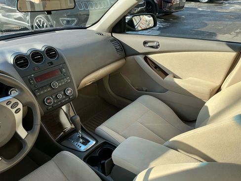Used 2010 Nissan Altima 3.5 SR w/ Sport Pkg FWD image 20