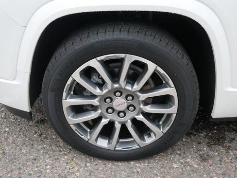 Used 2023 GMC Acadia Denali w/ Denali Ultimate Package AWD/4WD image 8
