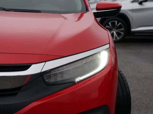 Used 2017 Honda Civic Touring image 5