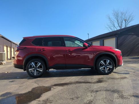 Used 2024 Nissan Rogue SL w/ SL Premium Package image 4