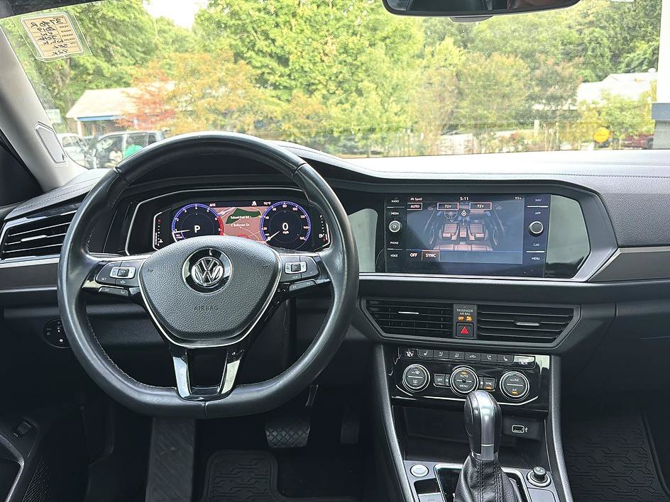 Used 2019 Volkswagen Jetta SEL Premium FWD image 12