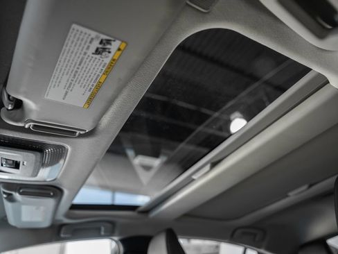 New 2026 Toyota Prius Plug-In Hybrid FWD image 36