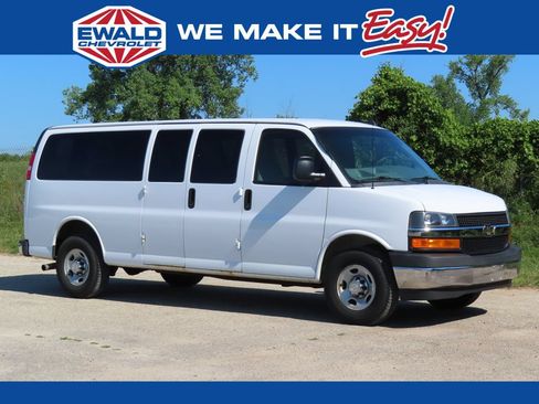 Used 2017 Chevrolet Express 3500 LT w/ LT Preferred Equipment Group RWD image 1