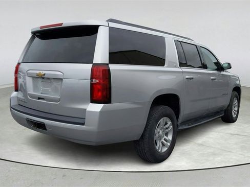 Used 2019 Chevrolet Suburban LT image 6
