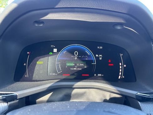 Used 2025 Toyota Camry SE image 10