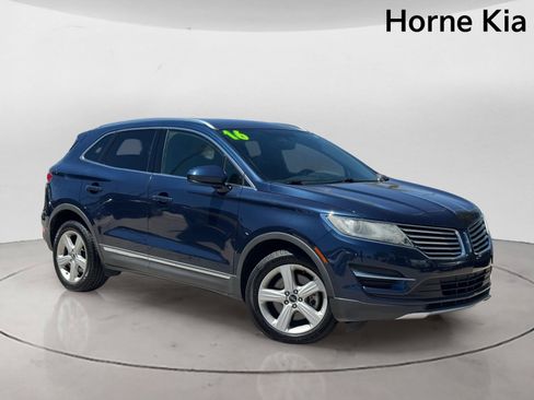 Used 2016 Lincoln MKC Premiere FWD image 2