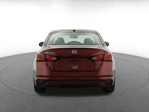 Used 2025 Nissan Altima 2.5 SV FWD image 8