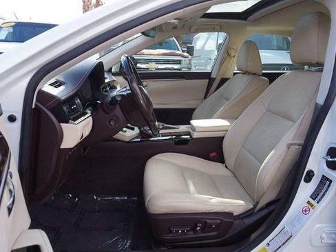 Used 2016 Lexus ES 350 w/ Premium Package w/Wood Trim FWD image 16