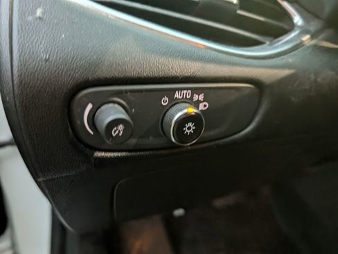 Used 2018 Chevrolet Malibu LT w/ Redline Edition image 16