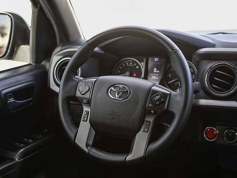 Used 2023 Toyota Tacoma TRD Off-Road image 15