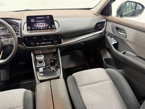 Used 2022 Nissan Rogue SV image 41