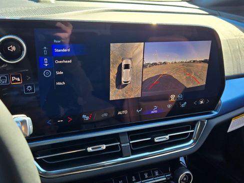 New 2026 Chevrolet Equinox EV LT image 23