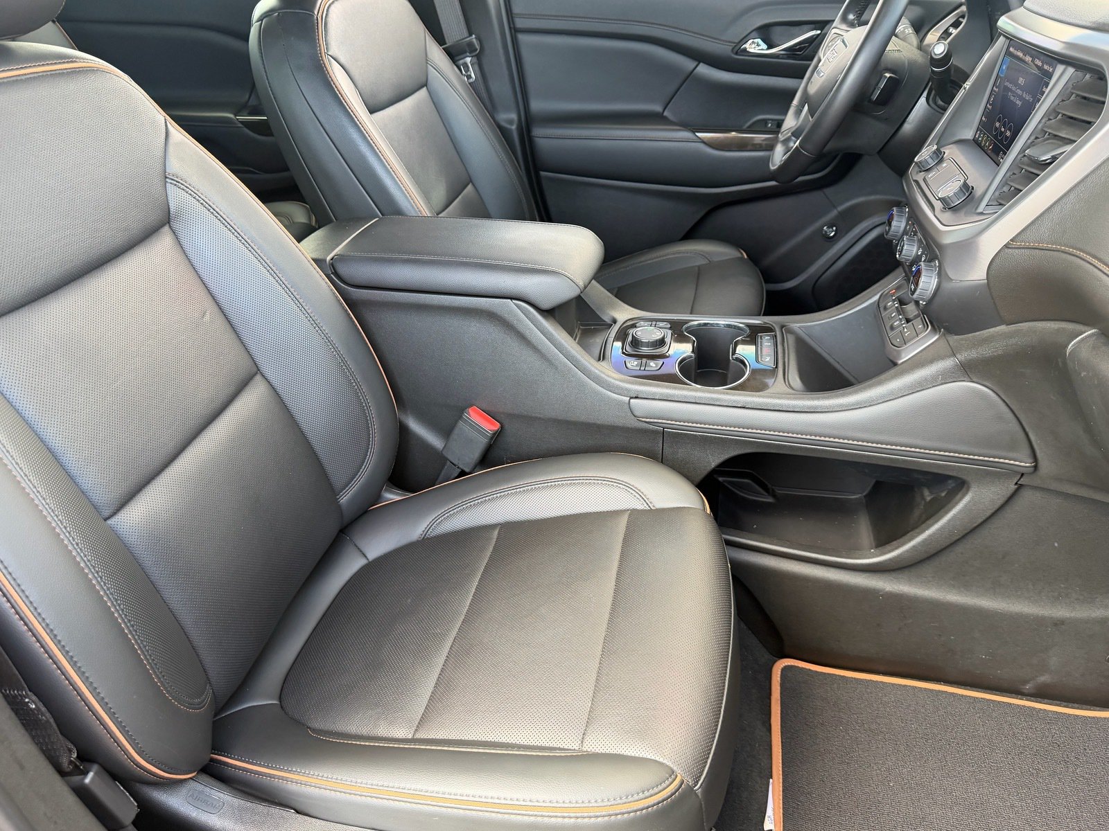 Used 2022 GMC Acadia AT4 w/ Preferred Package AWD/4WD image 11