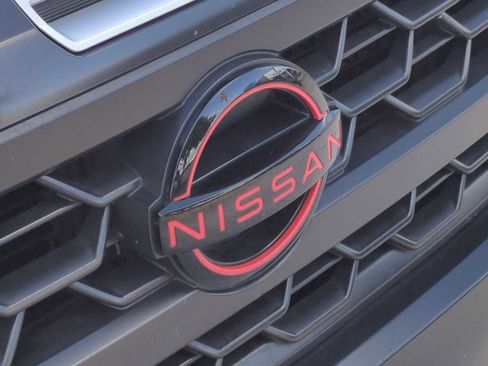 Used 2025 Nissan Frontier PRO-4X AWD/4WD image 29
