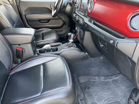 Used 2021 Jeep Wrangler Unlimited Rubicon w/ Uconnect 4C Nav & Sound Group AWD/4WD image 24