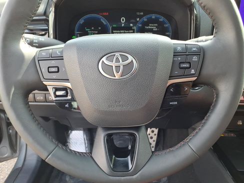 Used 2025 Toyota Camry XSE AWD/4WD image 12