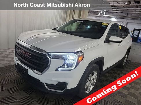 Used 2024 GMC Terrain SLE AWD/4WD image 1