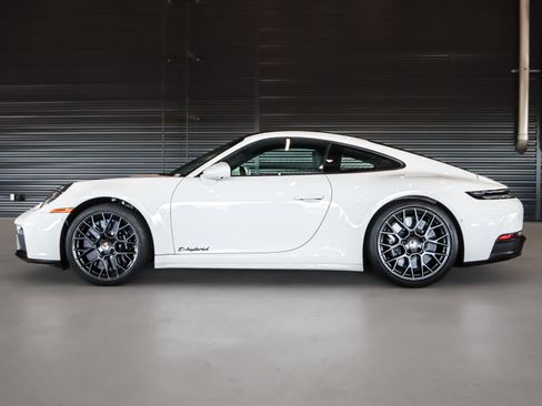 Used 2025 Porsche 911 Carrera 4 GTS image 2